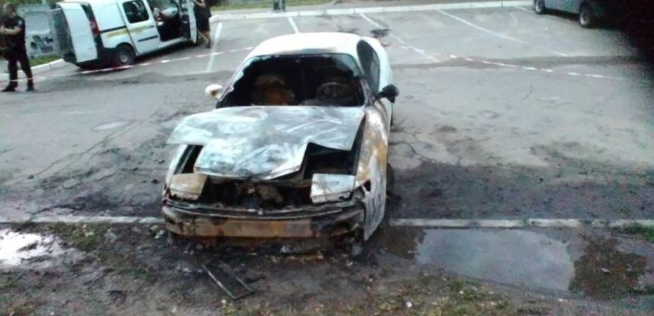 В Херсоне ночью сгорела машина общественницы (фото)