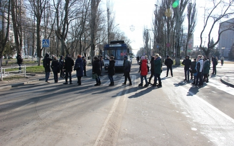 Перекрыли проспект. Протесты тепловиков в Херсоне. Как всё было в Херсоне. Как дела в Херсоне на сегодня. Как обстоят дела в Херсоне на сегодня.