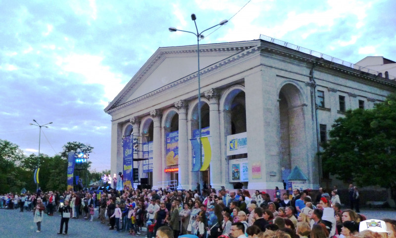 Что в херсоне. Театр Кулиша Херсон. Театр Украина в Херсоне. Херсон сейчас. Херсон сейчас фото.