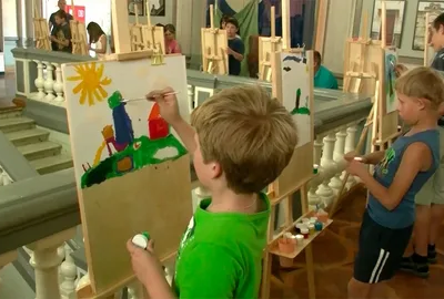 Дети в Херсонской области нарисуют картины о мирной жизни
