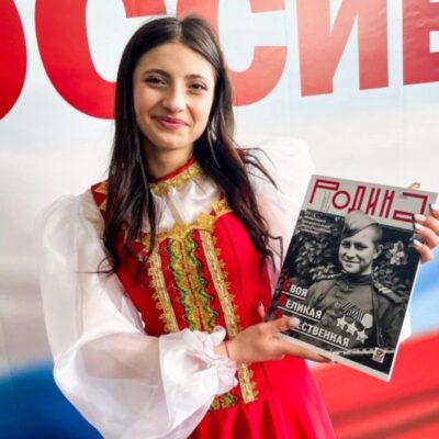 Спецкоры «Родины» представили в Геническе специальный выпуск журнала, посвященный Великой Отечественной