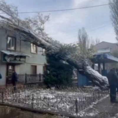 В окупованому Скадовську тривають роботи з ліквідації наслідків стихії