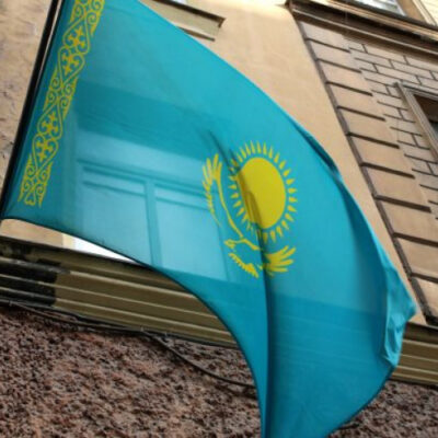 Посольство закликало громадян Казахстану покинути дві області України: яка причина