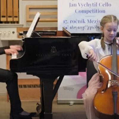 Віолончелістка з Херсона Дарія Довбиш перемогла у трьох музичних конкурсах у Чехії