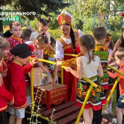 Росіяни впроваджують “народну культуру” з дитсадків