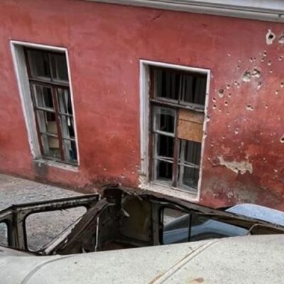 Вражеский дрон атаковал медицинское учреждение в центре Херсона