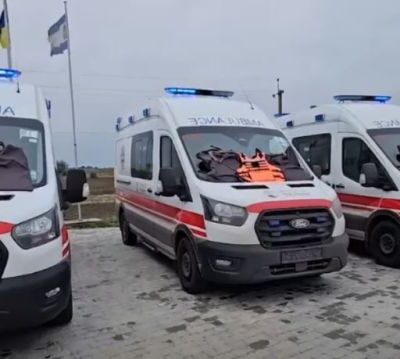 В Херсон прибыли еще три реанимационных автомобиля типа С