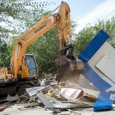 В Херсоне демонтируют восемь торговых точек, установленных незаконно