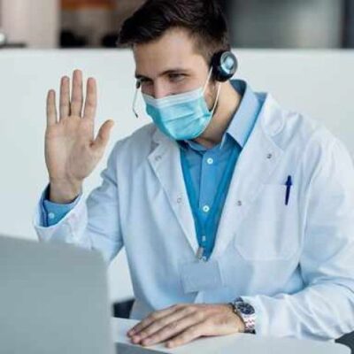 Врачи из Ровно с помощью телемедицины консультируют медиков и пациентов Херсонщины